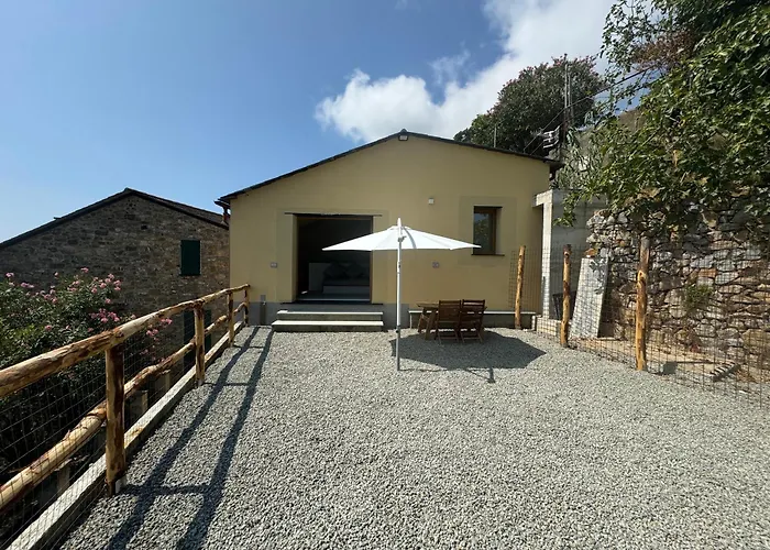 Tuvo Houses