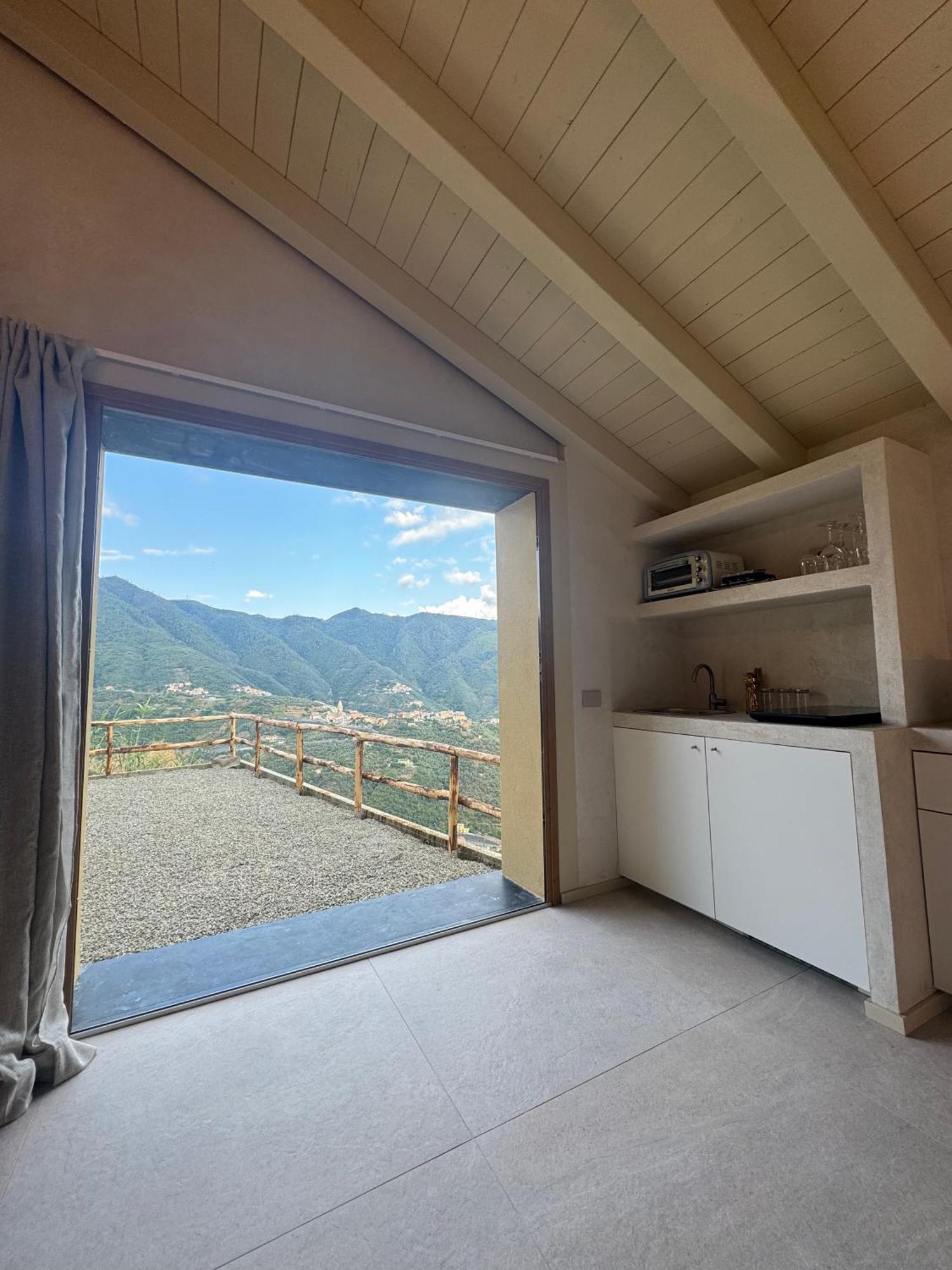 Tuvo Villa *